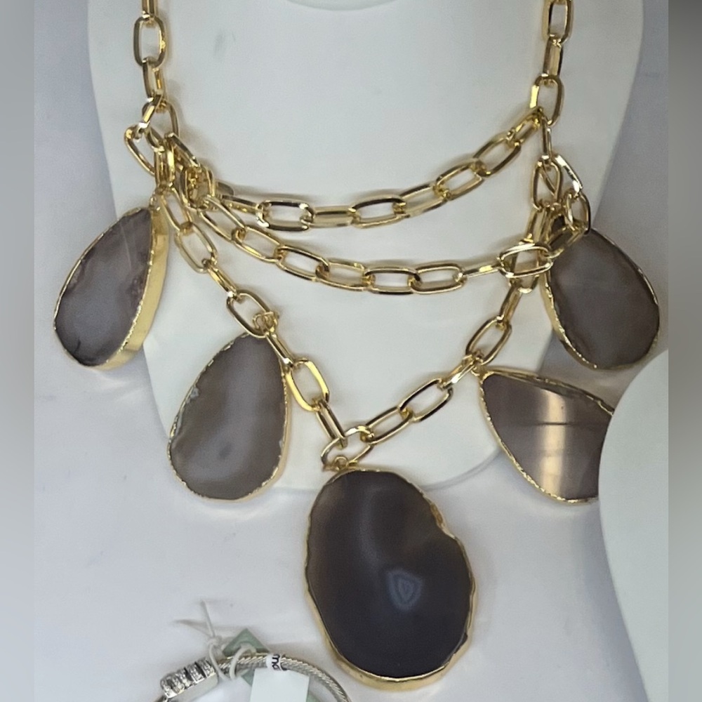 NWT ⚜️💎⚜️ Natasha Couture Fabulous Semi Precious Stone Charms Necklace - Picture 3 of 6